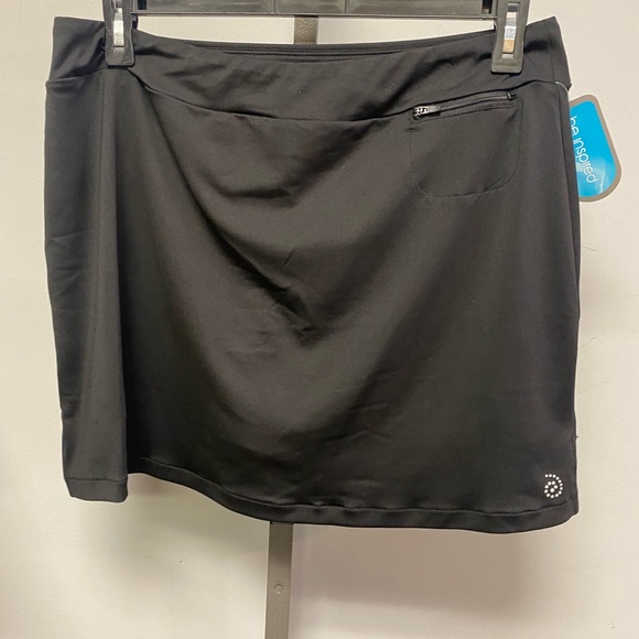 be inspired Pants - 21 / Be Inspired Women’s Black Skort Size Large NWT